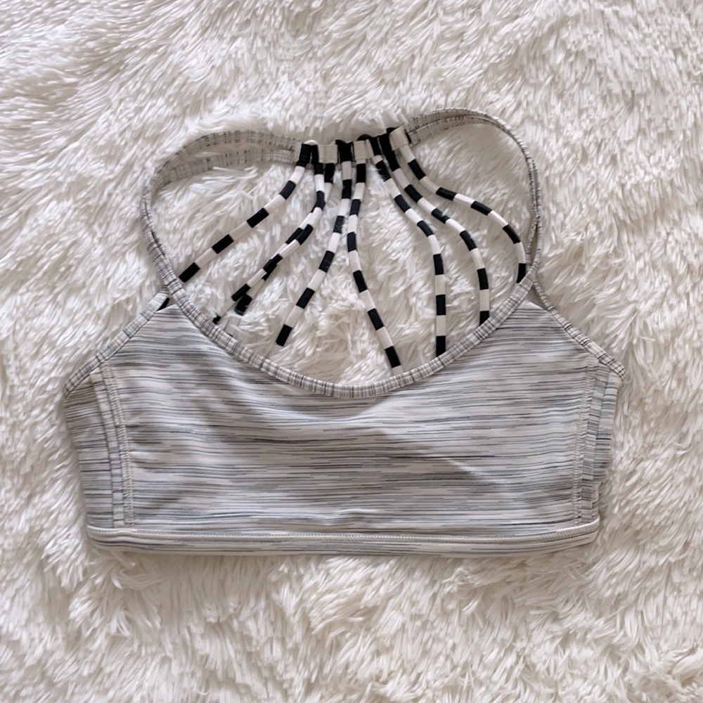 Lululemon Lighten Up Bra, Size 4